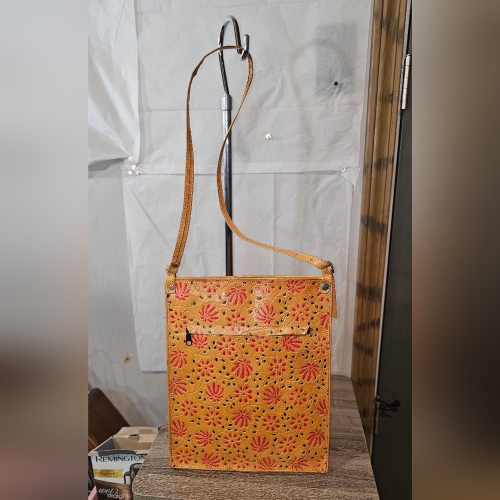 Rare Vintage Hand Tooled Floral Tan Shoulder Bag - Picture 6 of 11